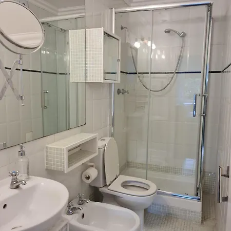 Ac In The Bedrooms, Near The River, Spacious 아파트